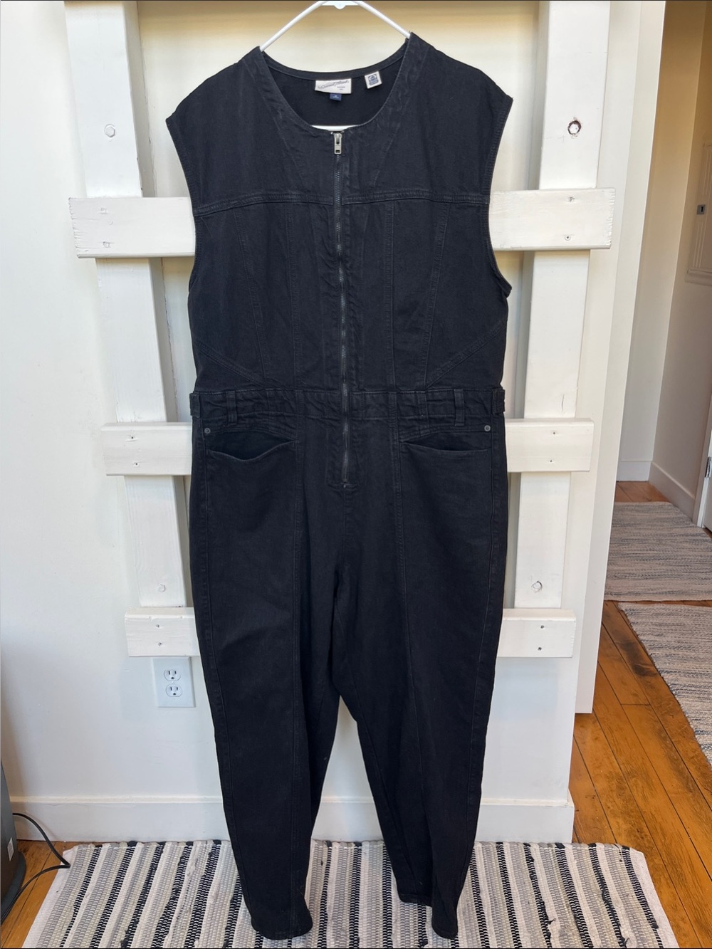 Universal Thread Black Zip-Front Sleeveless Jumpsuit